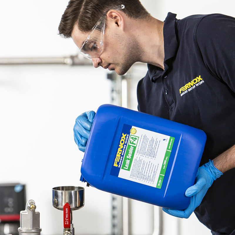 fernox-leak-sealer-f4-10l-leckabdichter image 2